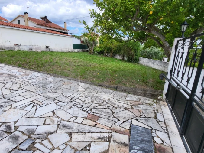 Moradia T5 para Venda em São João Baptista e Santa Maria dos Olivais Foto 23