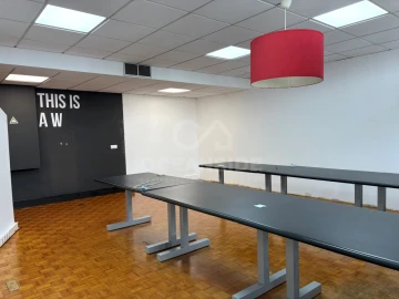 Escritório para Arrendamento em Santo António