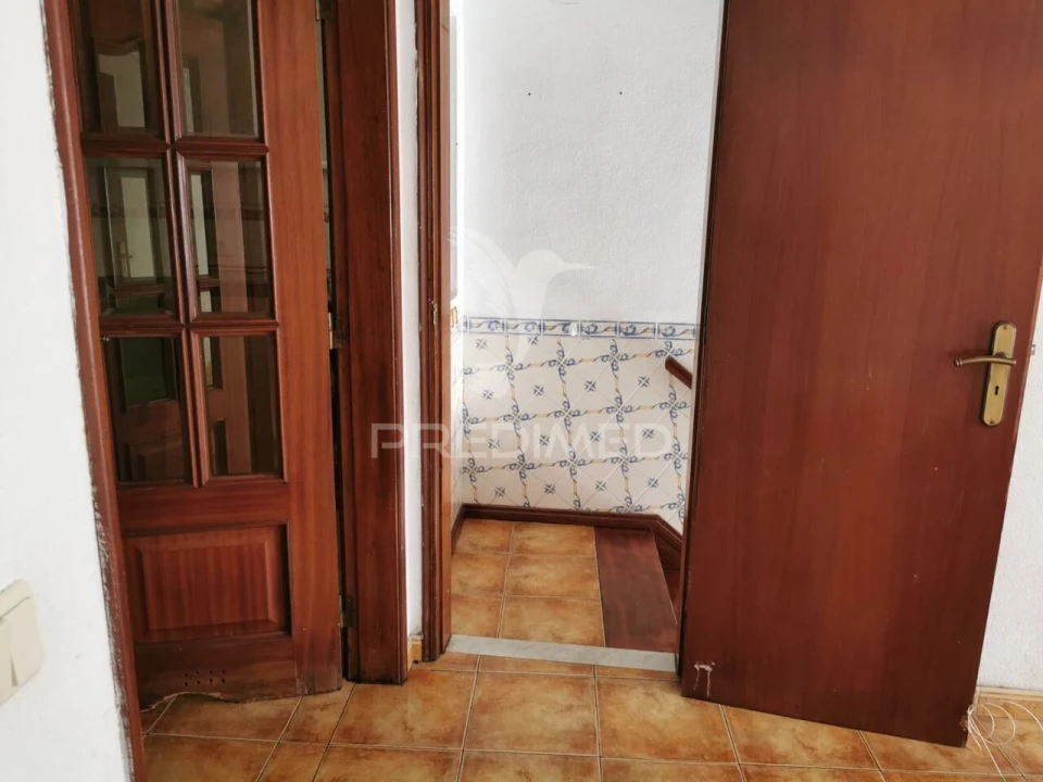 Apartamento T3 para Venda em São João Baptista e Santa Maria dos Olivais Foto 2