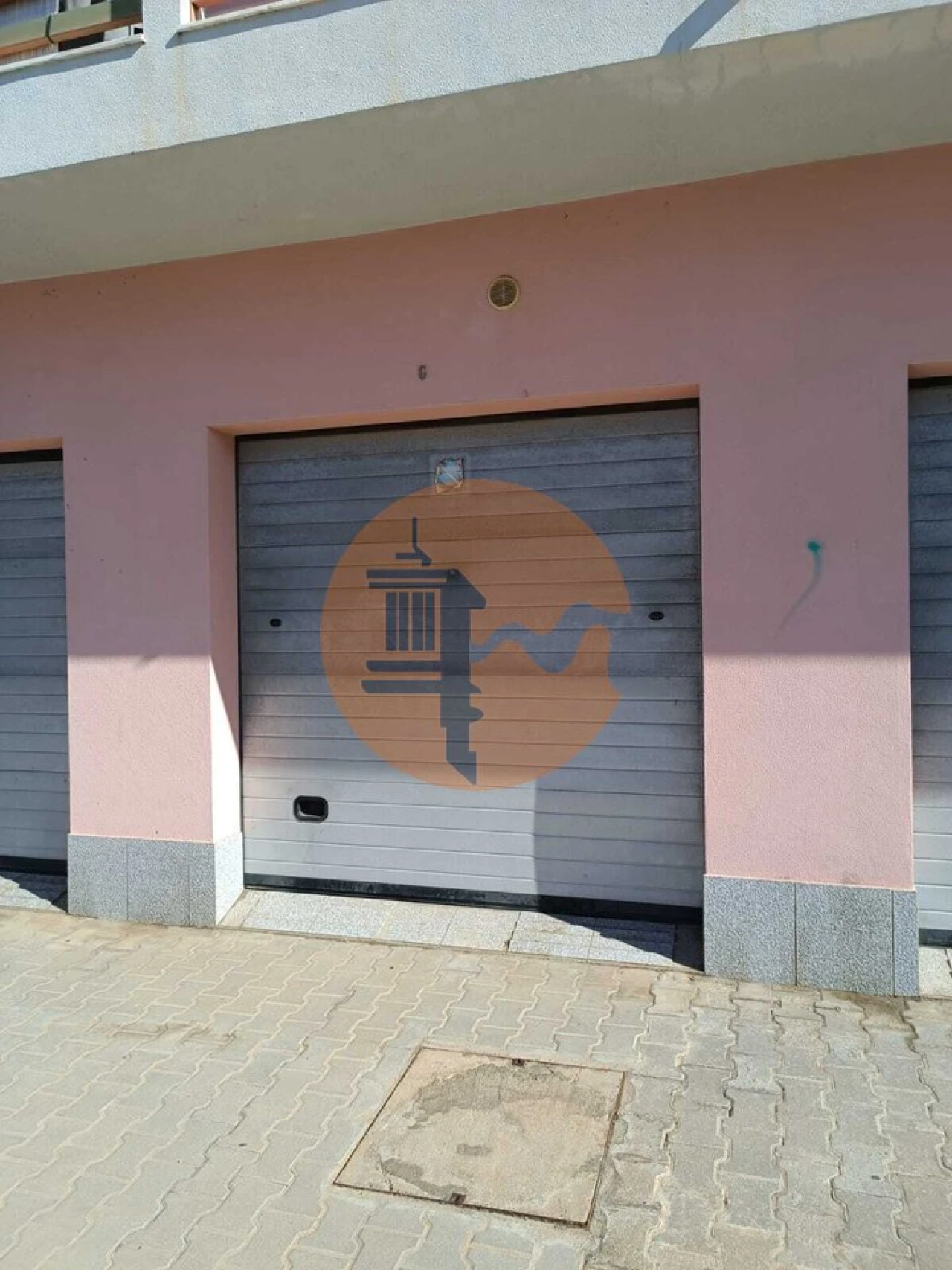 Garagem para Venda em Vila Real de Santo Antonio Foto 1