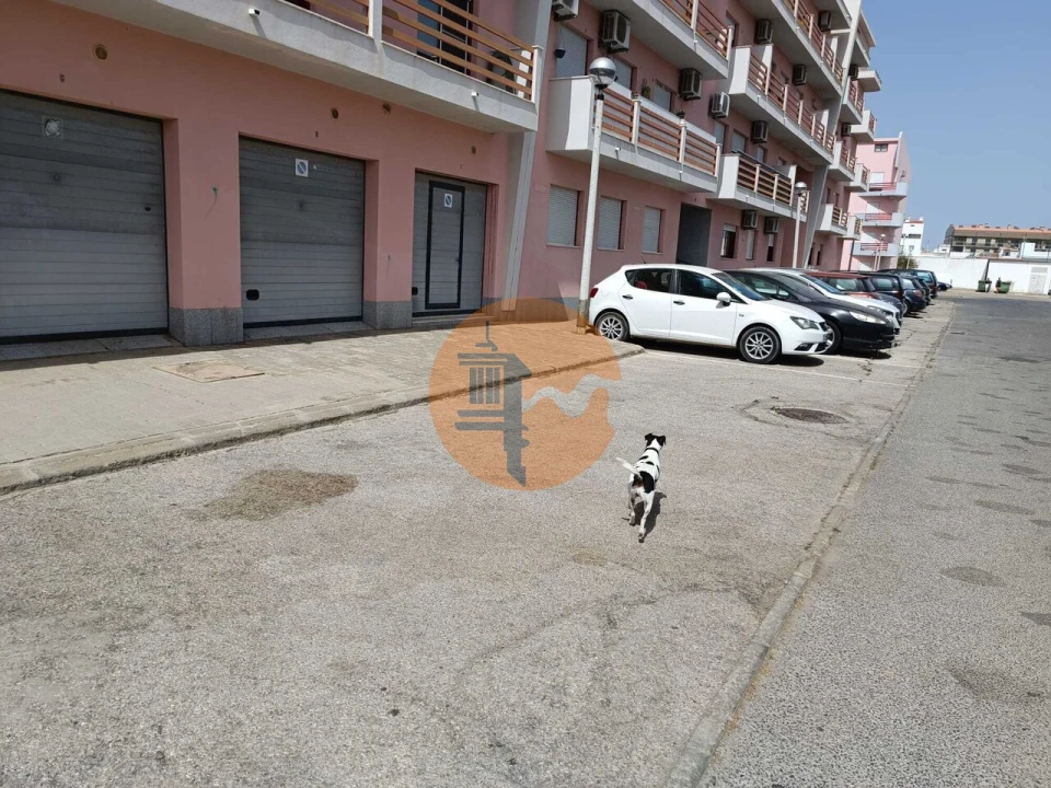 Garagem para Venda em Vila Real de Santo Antonio Foto 36
