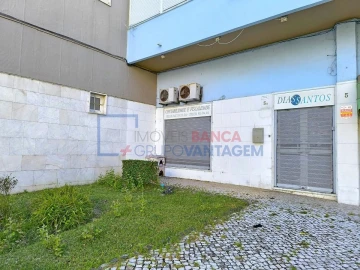 Loja para Venda em Santa Iria de Azoia, São João da Talha e Bobadela