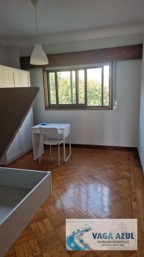 Quarto para Arrendamento em Paranhos