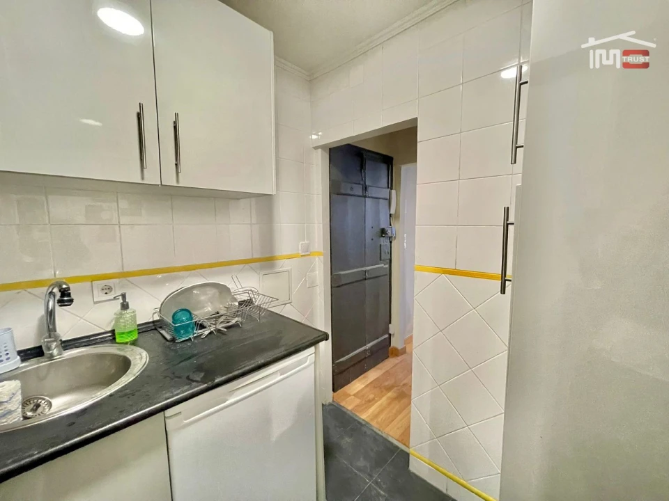 Apartamento T1 para Venda em Misericórdia Foto 21