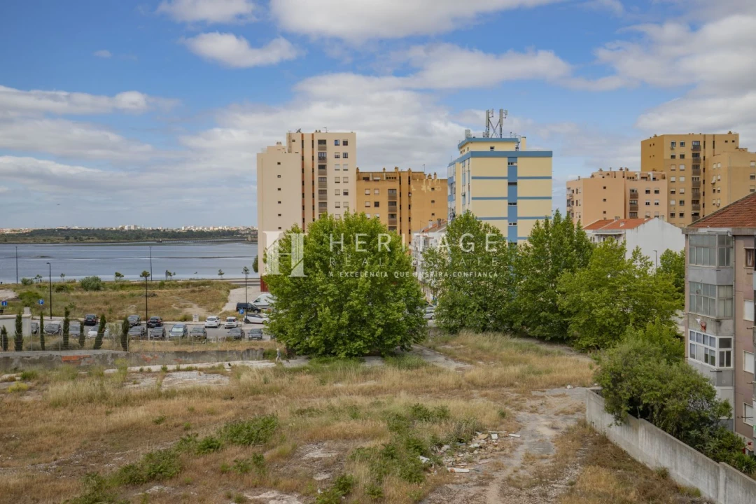 Apartamento T2 para Venda em Alto do Seixalinho, Santo André e Verderena Foto 4