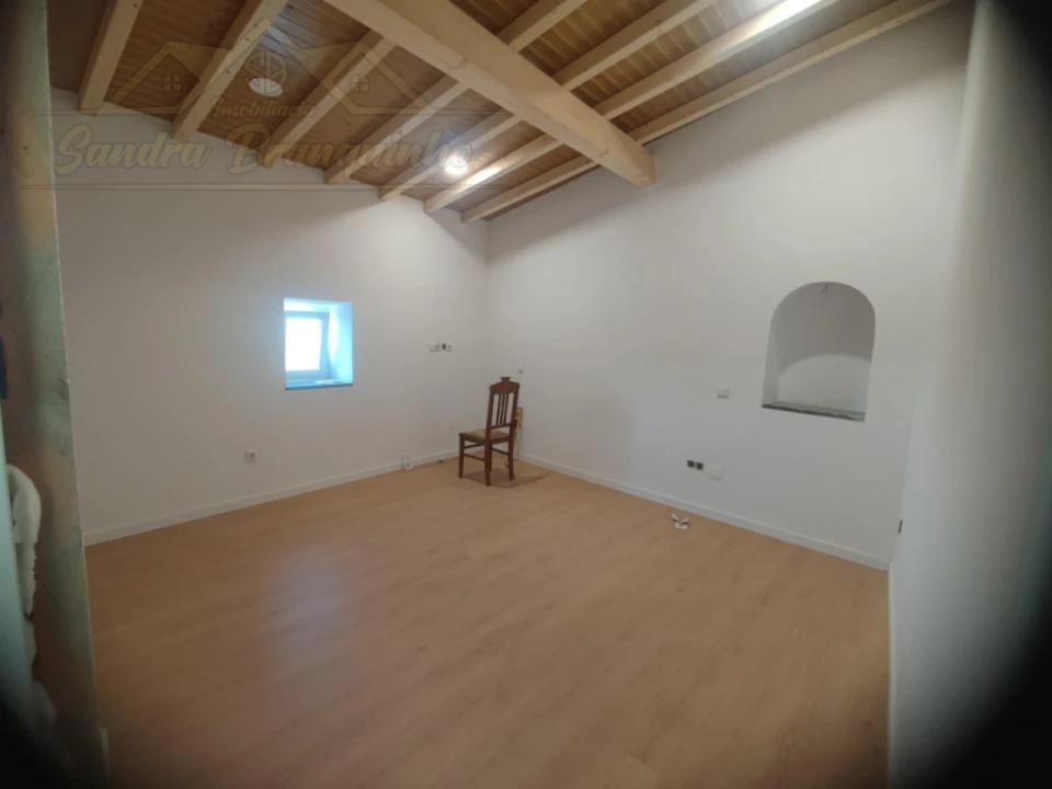 Moradia T2 para Venda em Santa Maria, São Pedro e Matacães Foto 5