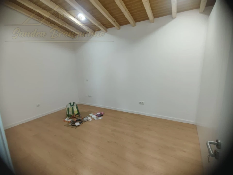 Moradia T2 para Venda em Santa Maria, São Pedro e Matacães Foto 6