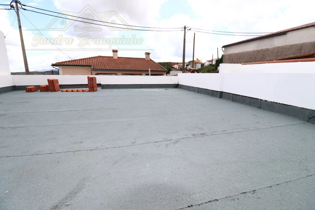 Moradia T2 para Venda em Santa Maria, São Pedro e Matacães Foto 31
