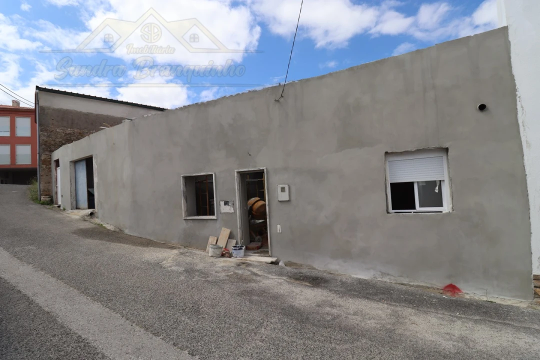 Moradia T2 para Venda em Santa Maria, São Pedro e Matacães Foto 34