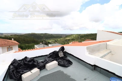 Moradia T2 para Venda em Santa Maria, São Pedro e Matacães