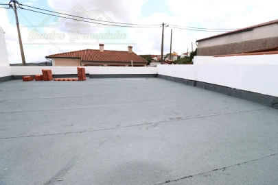 Moradia T2 para Venda em Santa Maria, São Pedro e Matacães