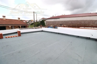 Moradia T2 para Venda em Santa Maria, São Pedro e Matacães