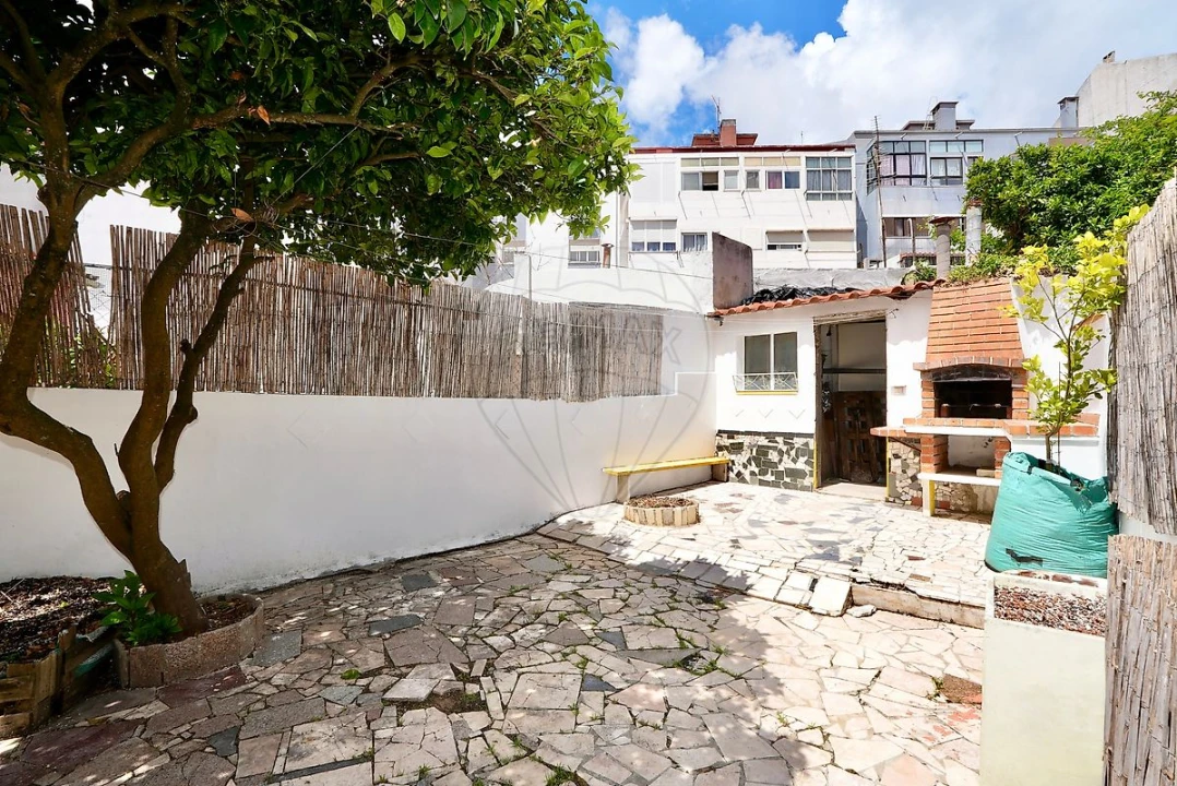 Moradia T4 para Venda em Cacém e São Marcos Foto 23