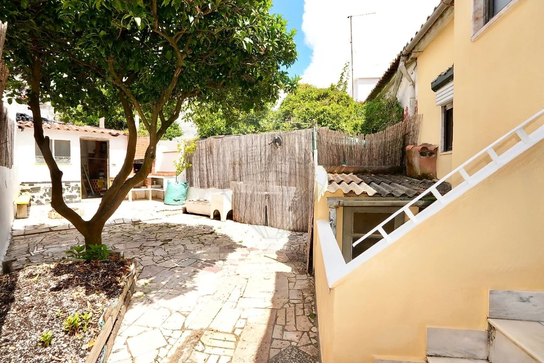 Moradia T4 para Venda em Cacém e São Marcos Foto 24