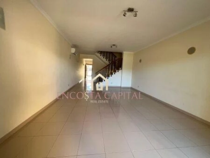 Moradia T4 para Venda em Quarteira Foto 12