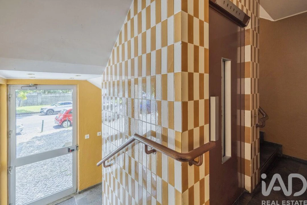 Apartamento para Venda em Carnide Foto 2