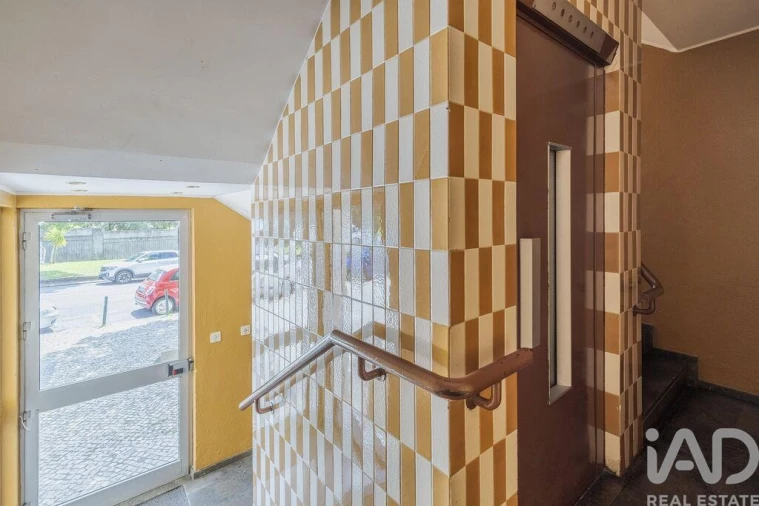 Apartamento para Venda em Carnide Foto 2