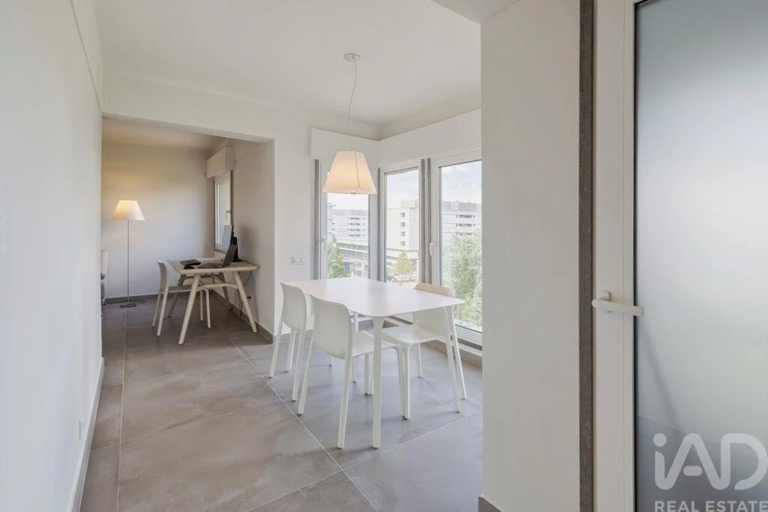 Apartamento para Venda em Carnide Foto 12