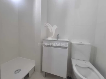 Apartamento T4 para Venda em Laranjeiro e Feijó