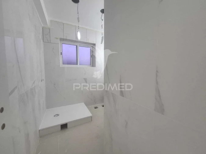Apartamento T4 para Venda em Laranjeiro e Feijó Foto 4