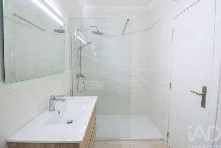 Apartamento T1 para Venda em Portimão Foto 17