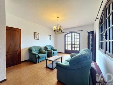 Moradia T5 para Venda em Loule (São Sebastião)