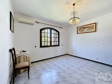 Moradia T5 para Venda em Loule (São Sebastião)