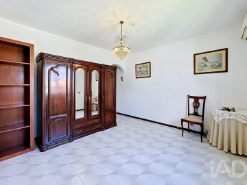 Moradia T5 para Venda em Loule (São Sebastião)
