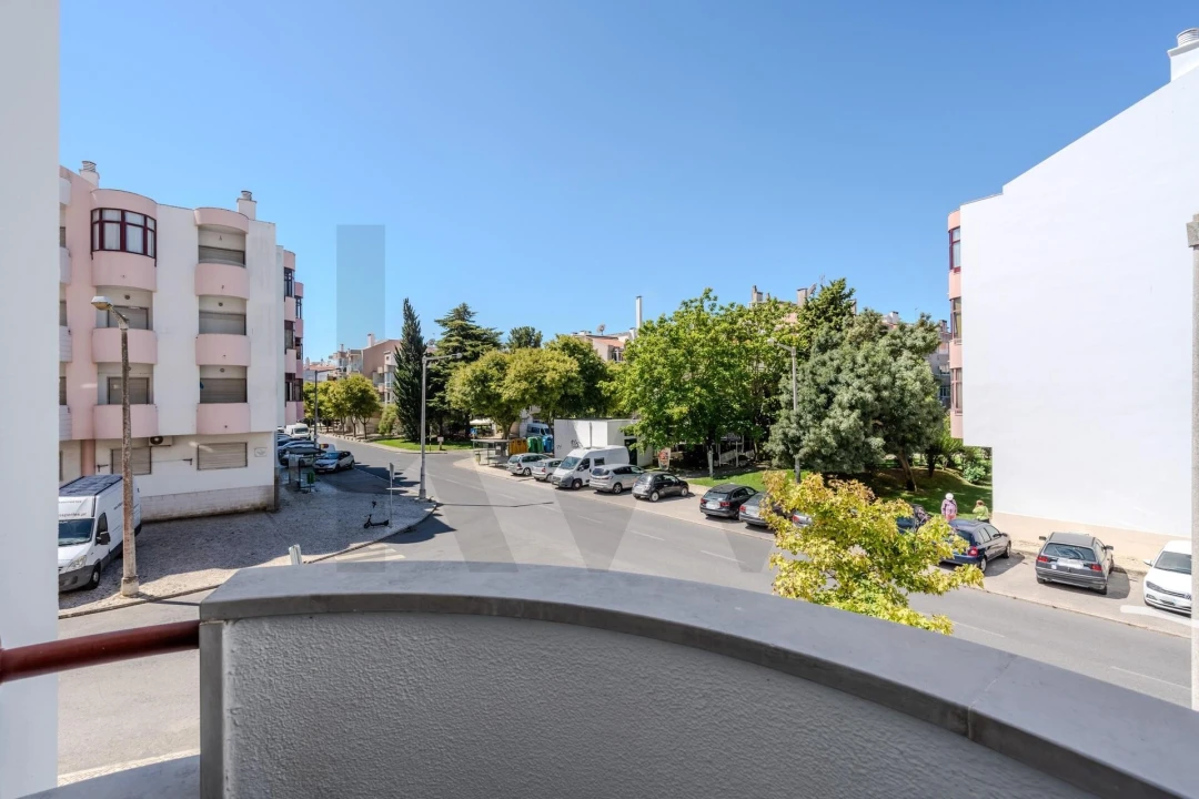 Apartamento T2 para Venda em Costa da Caparica Foto 17
