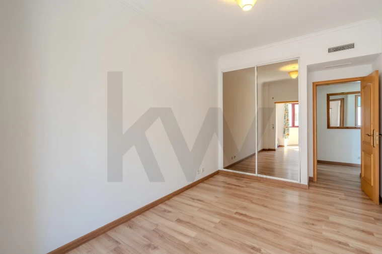 Apartamento T2 para Venda em Costa da Caparica Foto 10
