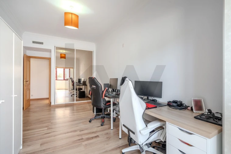 Apartamento T2 para Venda em Costa da Caparica Foto 21