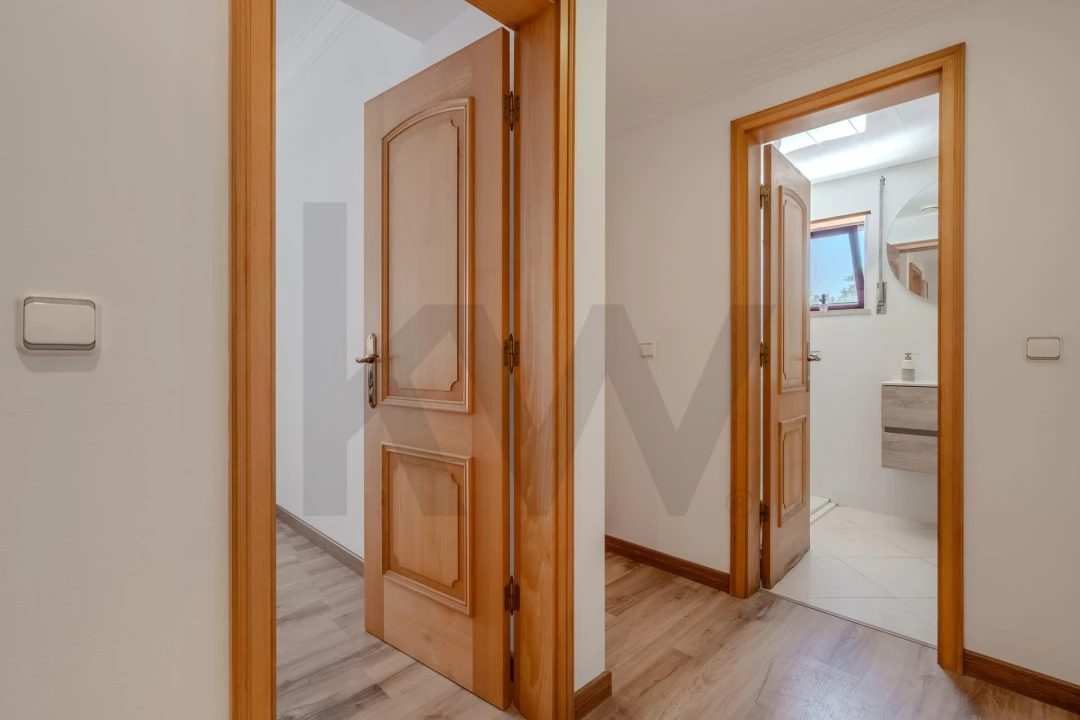 Apartamento T2 para Venda em Costa da Caparica Foto 17
