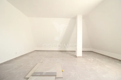 Apartamento T2 para Venda em Charneca de Caparica e Sobreda