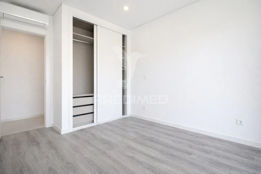 Apartamento T2 para Venda em Charneca de Caparica e Sobreda Foto 8