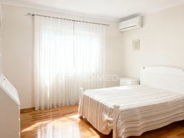 Moradia T4 para Venda em Sabariz