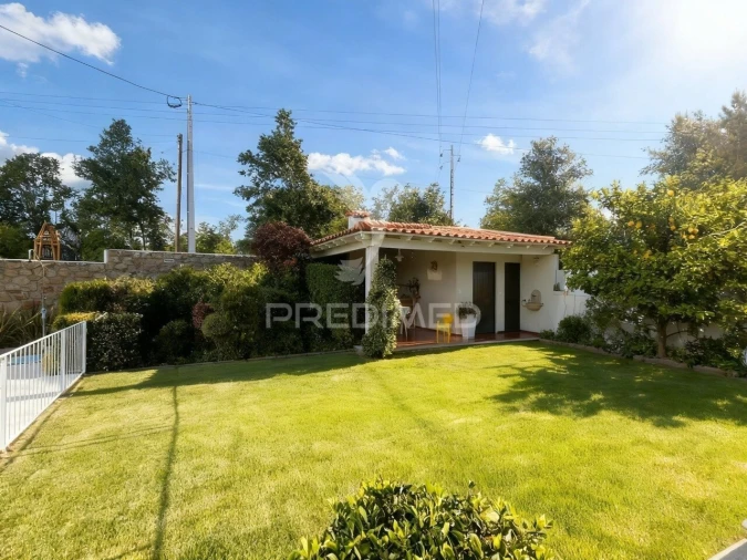 Moradia T4 para Venda em Sabariz Foto 17