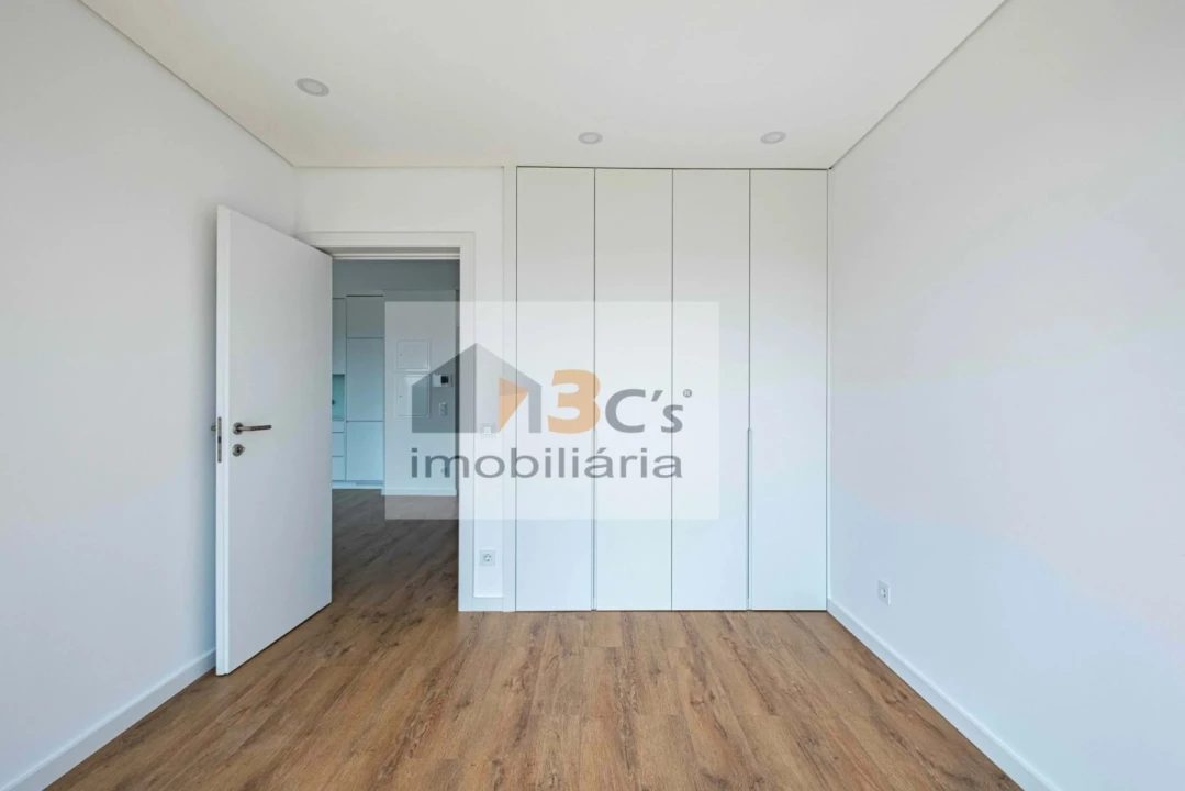 Apartamento T1 para Venda em Pedrouços Foto 8