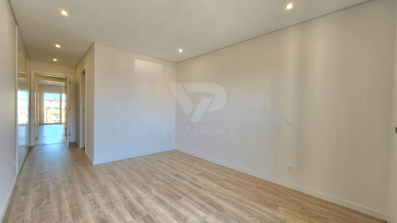 Apartamento T2 para Arrendamento em Carcavelos e Parede Foto 17