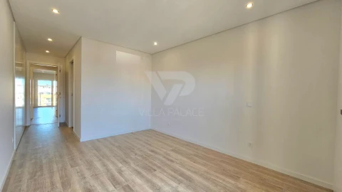 Apartamento T2 para Arrendamento em Carcavelos e Parede