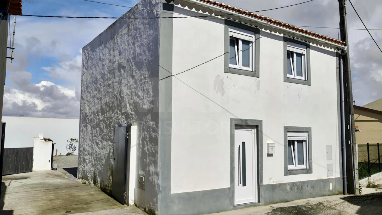 Moradia T3 para Venda em Atouguia da Baleia Foto 9