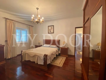 Moradia T4 para Venda em Santa Iria de Azoia, São João da Talha e Bobadela