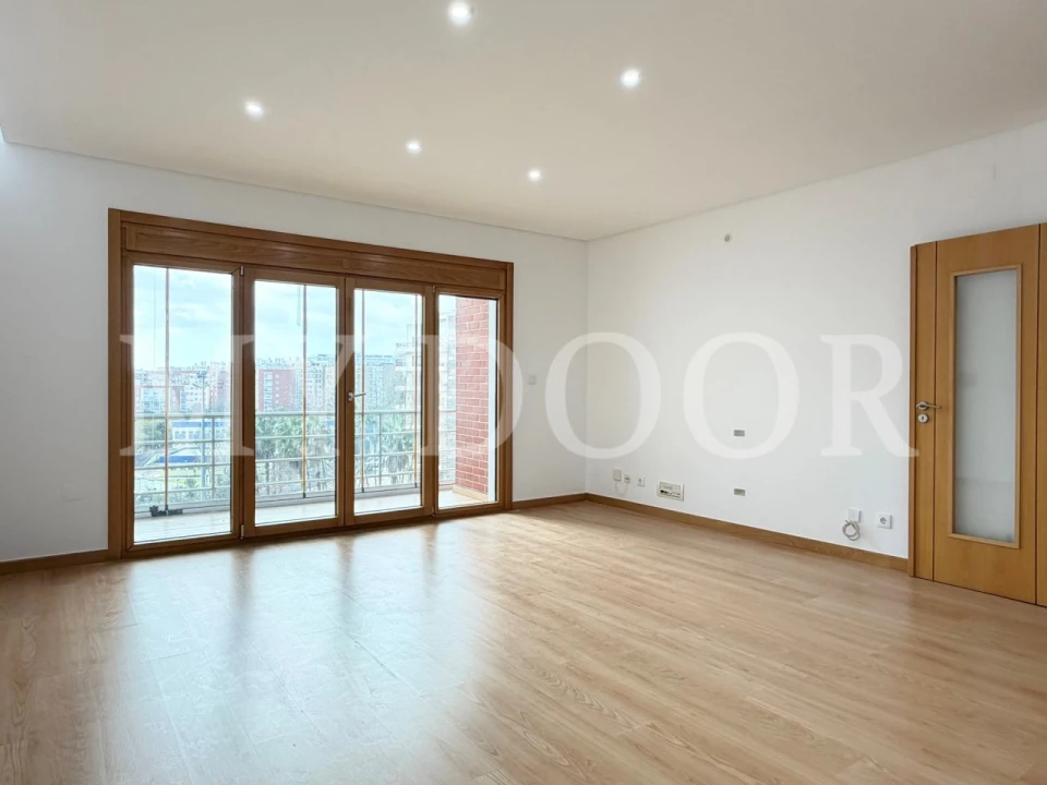 Apartamento T3 para Venda em Odivelas Foto 8