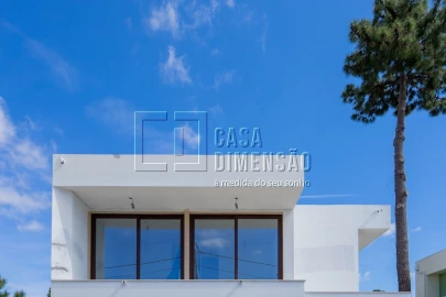 Moradia T3 para Venda em Charneca de Caparica e Sobreda