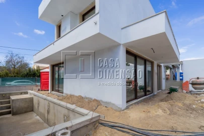 Moradia T3 para Venda em Charneca de Caparica e Sobreda