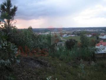 Terreno para Venda em Guilhabreu