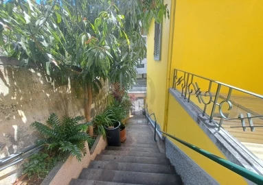 Moradia T2 para Venda em Funchal (São Pedro)