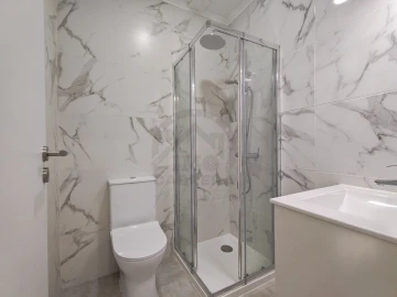Moradia T2 para Venda em Funchal (São Pedro)