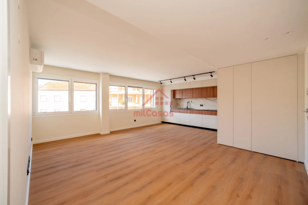 Apartamento T2 para Arrendamento em Santa Maria, São Pedro e Matacães Foto 7
