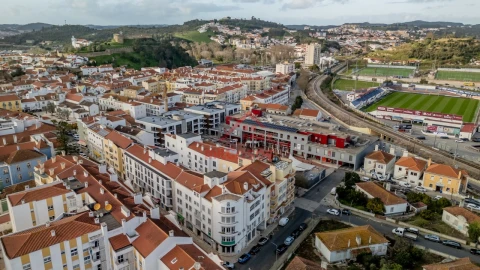 Apartamento T2 para Arrendamento em Santa Maria, São Pedro e Matacães