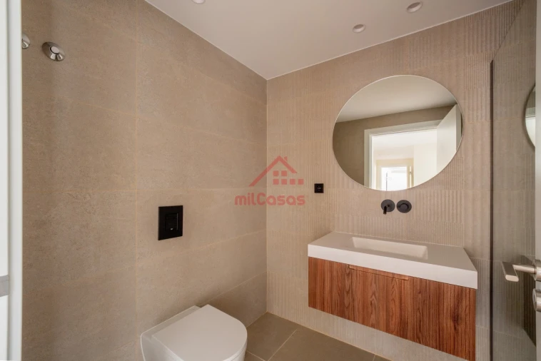Apartamento T2 para Arrendamento em Santa Maria, São Pedro e Matacães Foto 15